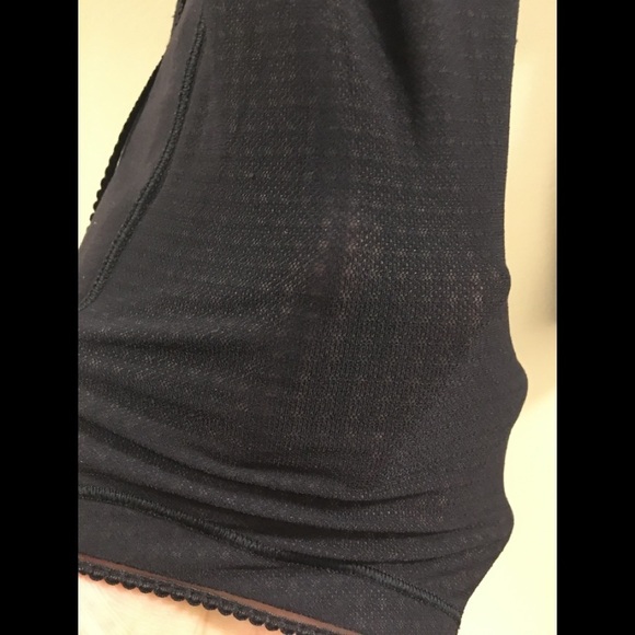 11.Lululemon Deep Breath Crop (21" ) Black 8 - Picture 5 of 8